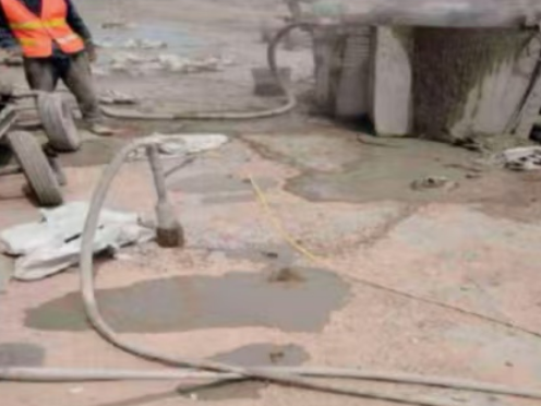 盘县水泥混凝土路面板底注浆技术 路面脱空注浆整治方案